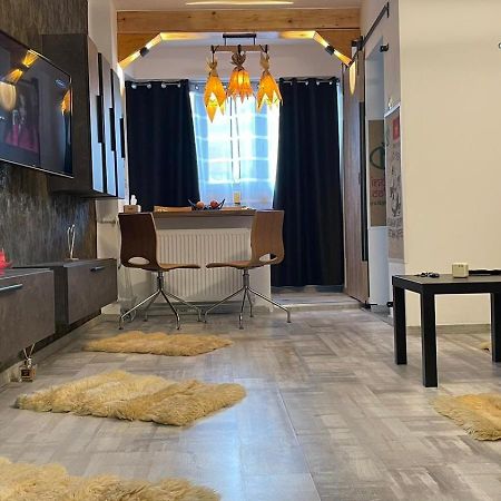 Tiki'S Bar Studio Bukurešť Exteriér fotografie