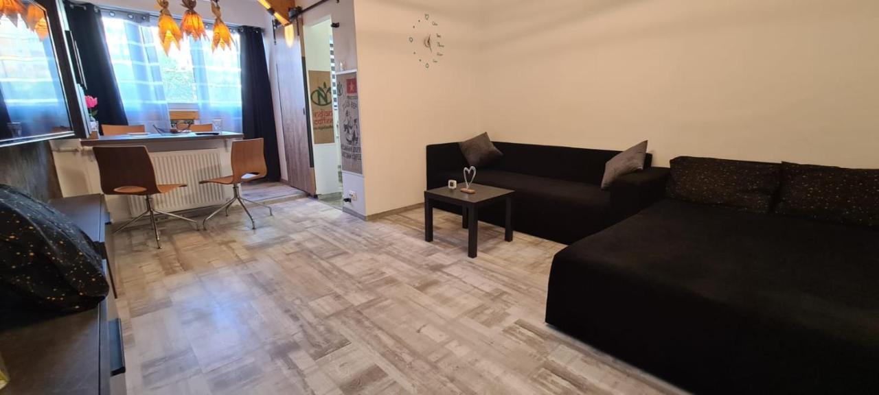 Tiki'S Bar Studio Bukurešť Exteriér fotografie