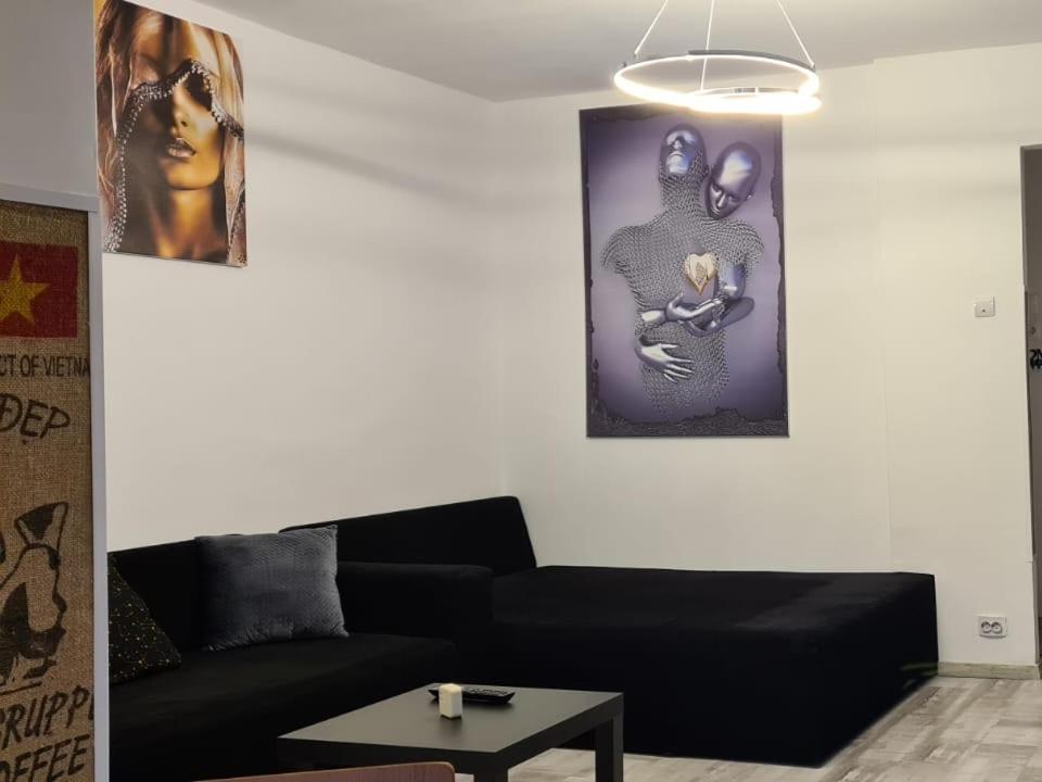 Tiki'S Bar Studio Bukurešť Exteriér fotografie